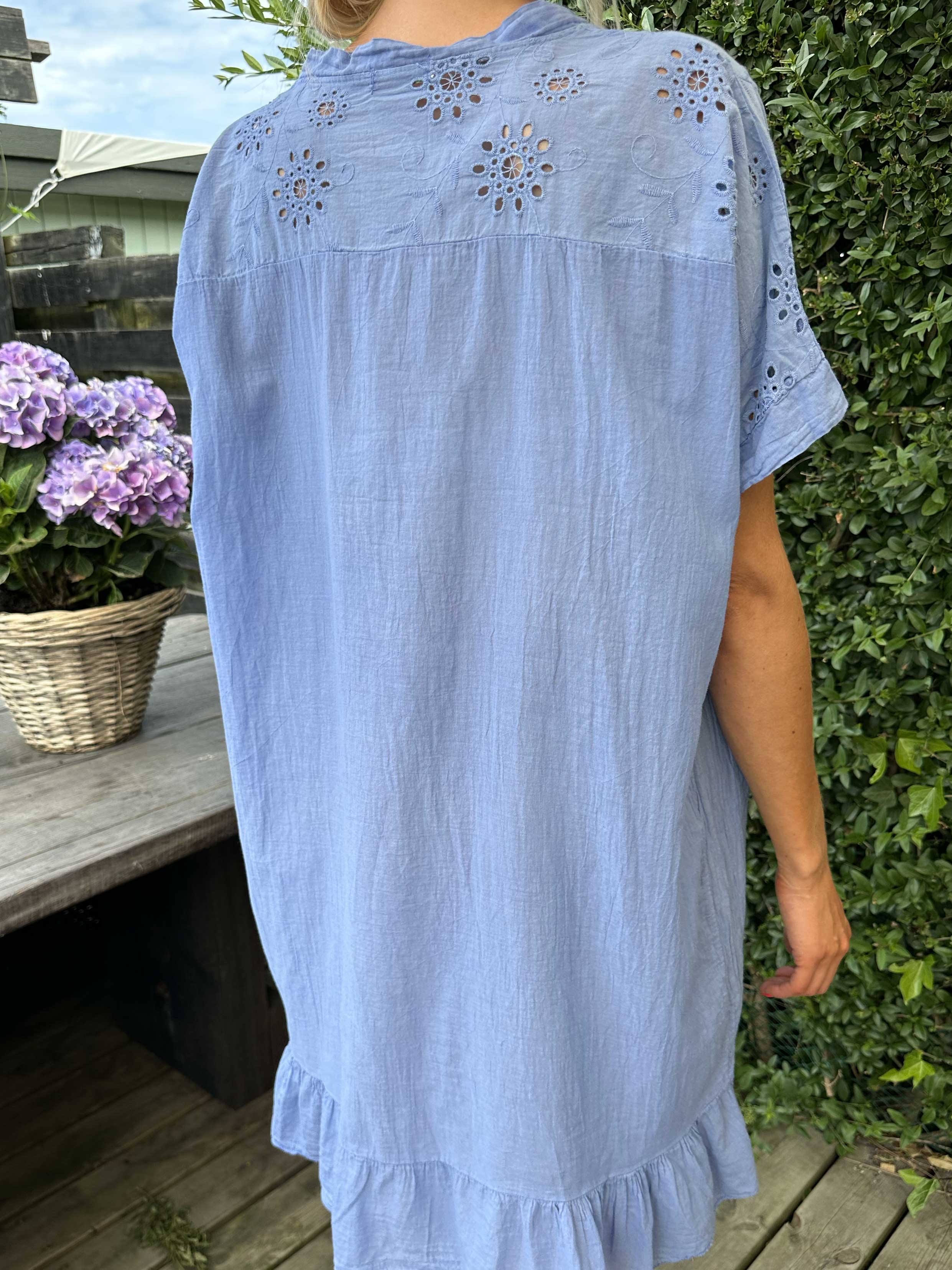 Bine - Simpel sommerkjole med broderie anglaise